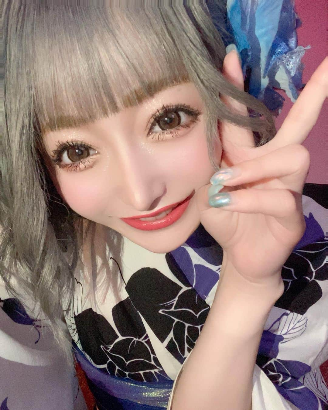 せリかまちょ（奥脇晴梨夏）のインスタグラム：「今日乱菊浴衣イベントにあやかって、 浴衣着てる👘 2ヶ月ぶりに化粧した  写真あとで載せる( ˇωˇ ) . . #歌舞伎町 #ガールズバー #bar #乱菊 #暁group #せりかまちょ #浴衣」