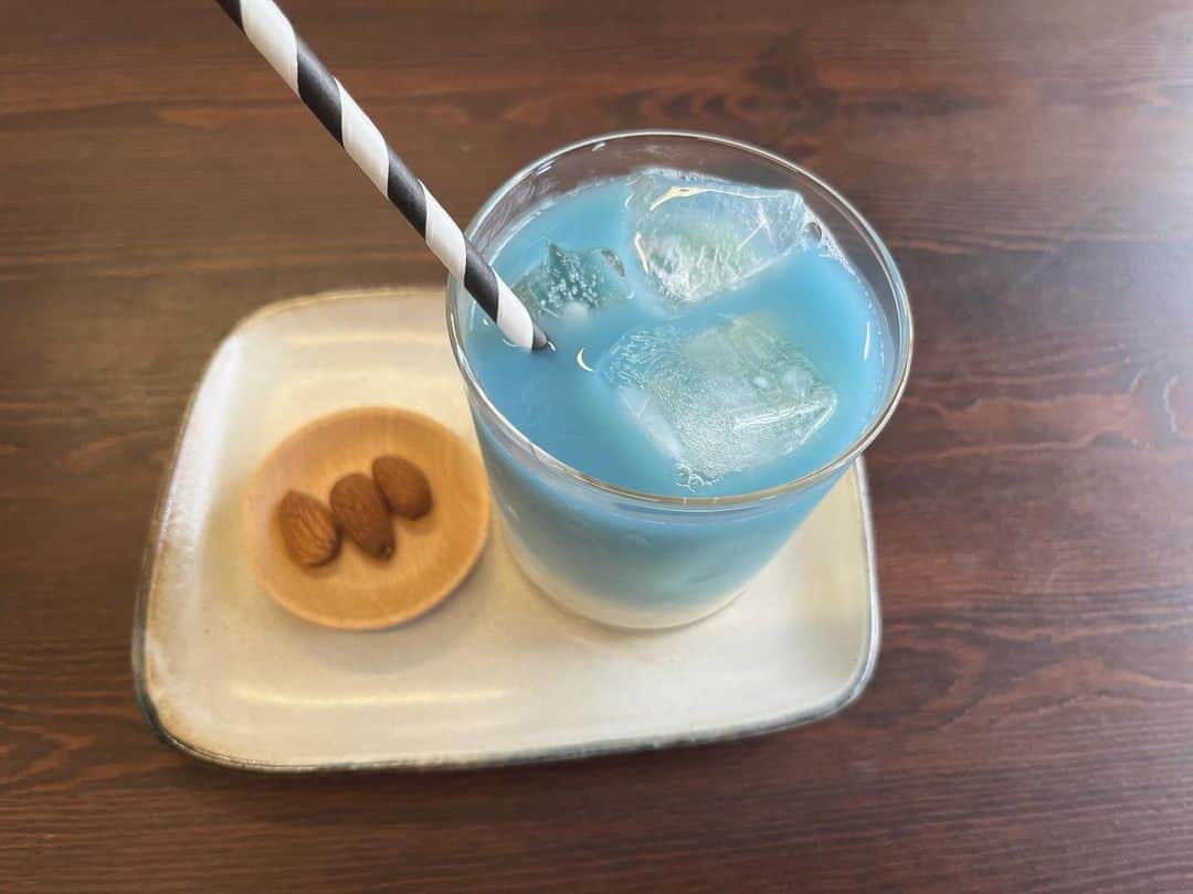 横山結衣のインスタグラム：「🦋」