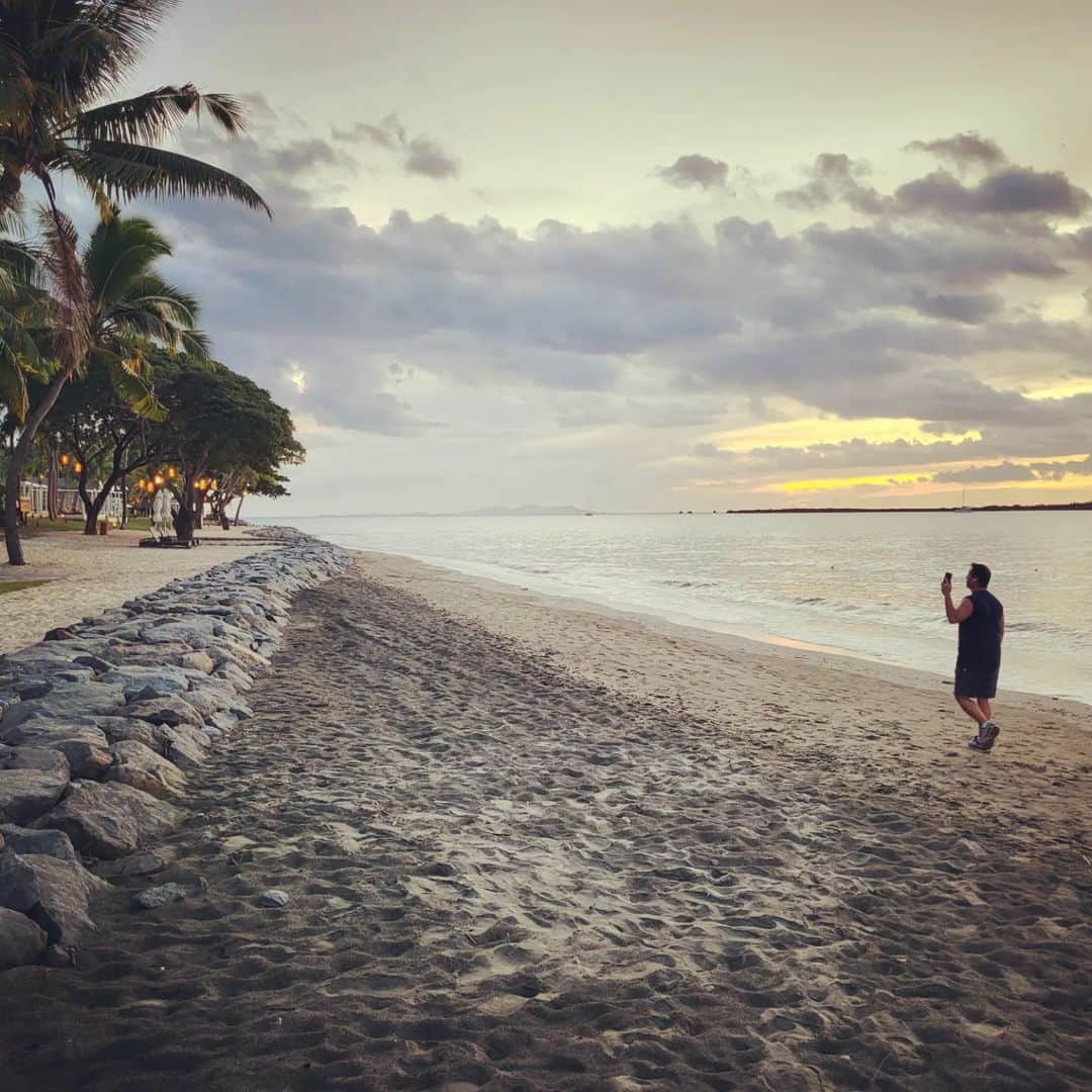 リーチマイケルさんのインスタグラム写真 - (リーチマイケルInstagram)「３年ぶりにフィジーに来ています！@sofitelfiji は子供も大人も楽しめます！子連れ用と大人用のプールがあり、子供のアクティビティが多くて１日中楽しいです！#Sofitel」7月30日 17時18分 - michael_leitch