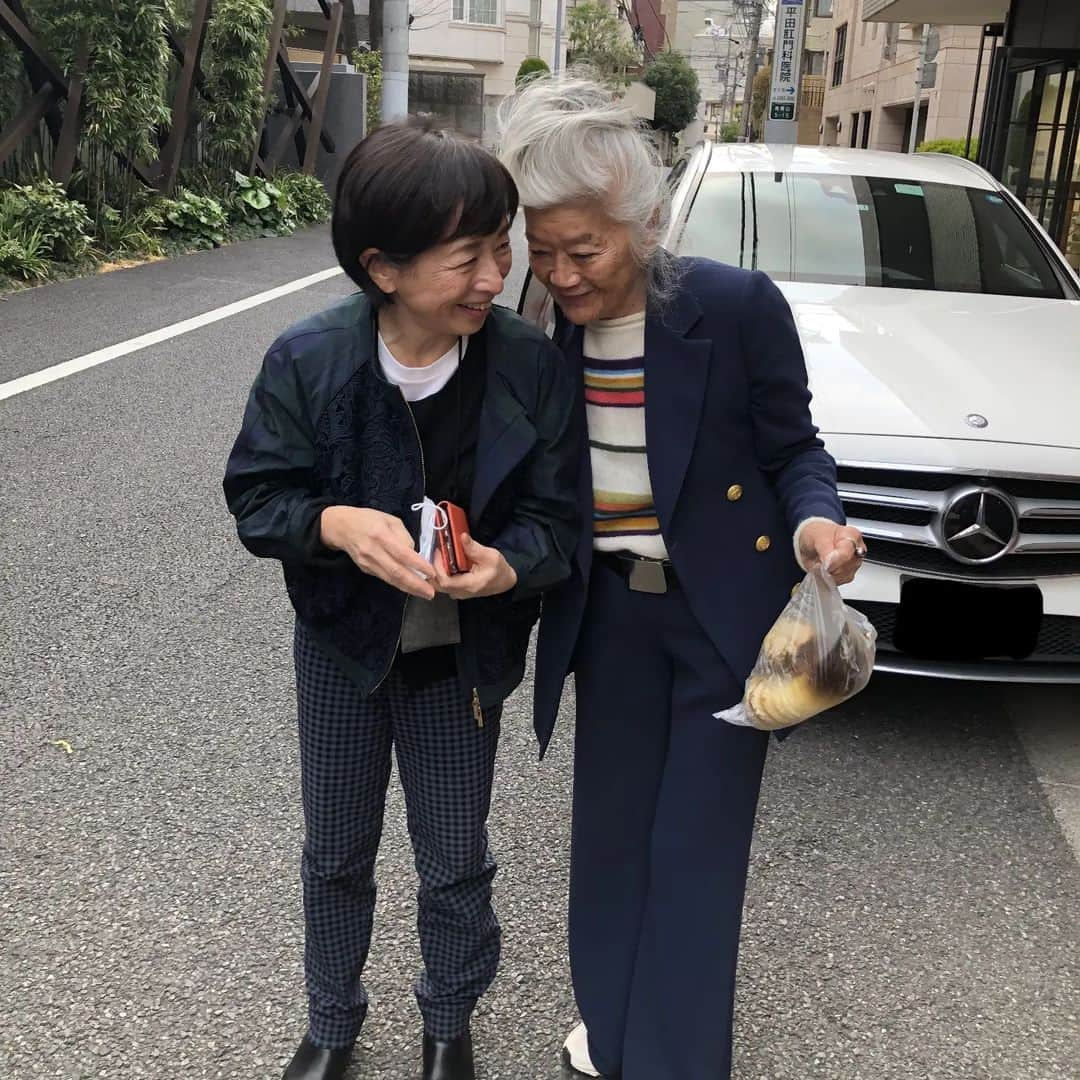 島田順子のインスタグラム：「そろそろ日本が恋しくなっています😆 前回の東京滞在中に、阿川佐和子さんが届けて下さった筍🍻が本当に美味しかった😆 ありがとうございました。  #junkoshimada #junkoshimadastyle #junkoshimadatokyo #sawakoagawa #島田順子  #島田順子スタイル  #阿川佐和子 さん」