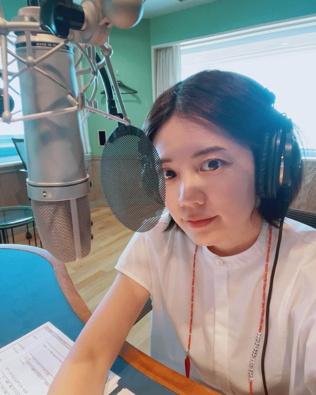雨宮朋絵のインスタグラム：「今日は麻生夏子さんの代打で「bayfm パワーカウントダウンリアル」の生放送でした。 リスナーの皆さま、小島さん、りさたん、スタッフの皆様ありがとうございましたー！  DJ #小島嵩弘 @kojima_staff  #雨宮朋絵 @amemiyatomoe  #三田寺理紗 @mitadera_risa #こじたん  #りさたん #パワカン #あそたん お大事にお見舞い申し上げます。」
