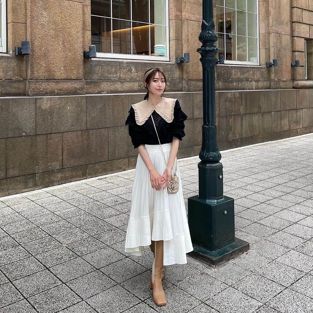 藤田麻里のインスタグラム：「ファッションプラザ パシオス様と （ @paseos_official ） まりまーりコラボ商品第２弾！♡  普段のコーデに付け襟をプラスするだけでオシャレ度UP！  現在パシオス店舗にて販売中です🫶🏻  【商品について】  ・デニムセーラー付け襟 品番33-701-278-01〜 ¥990+税 / 税込¥1089  ・デニムラウンド付け襟 品番33-701-277-81〜 ¥990+税 / 税込¥1089  ・ハートレース付け襟 品番33-701-277-21〜 ¥890+税 / 税込¥979  ・キルティングラウンド付け襟 品番33-701-278-21〜 ¥990+税 / 税込¥1089  ・キルティングセーラー付け襟 品番33-701-278-41〜 ¥990+税 / 税込¥1089  ・リボンレース付け襟 品番33-701-277-61〜 ¥890+税 / 税込¥979  どれもプチプラなのに本当に可愛い🥰💞  紹介したアイテム以外も発売中！ ぜひ店舗でチェックしてみてください♡」