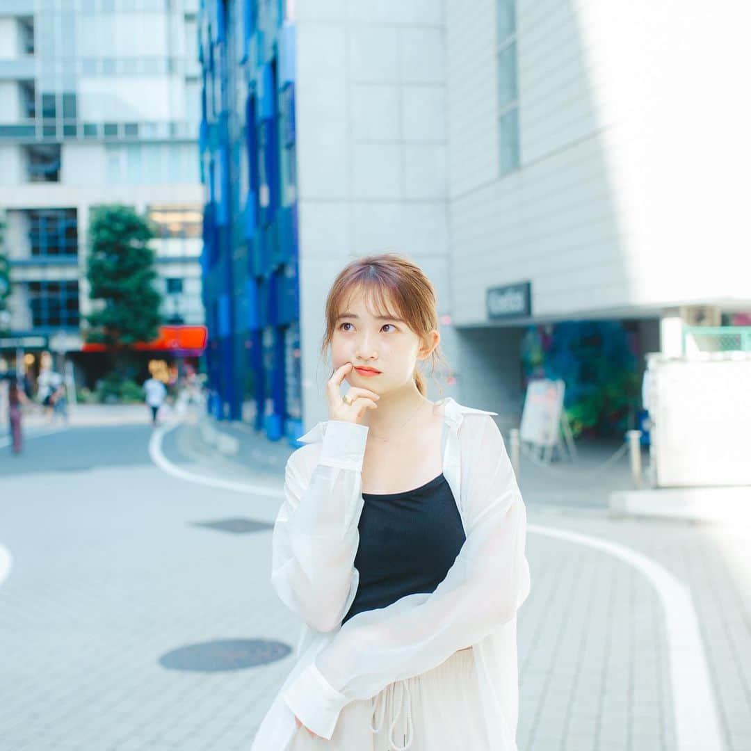 𝐊𝐚𝐤𝐢𝐠𝐢𝐅𝐮𝐤𝐚のインスタグラム：「ㅤㅤㅤㅤㅤㅤㅤㅤㅤㅤㅤㅤㅤ ㅤㅤㅤㅤㅤㅤㅤㅤㅤㅤㅤㅤㅤ なりたい自分になれた時にはもうすでに またその先のなりたい自分がいて、 でもそれは誰かになりたい。じゃなくて 自分がなりたい姿やから  変化を楽しんで進んでいけるんやと思う。 ㅤㅤㅤㅤㅤㅤㅤㅤㅤㅤㅤㅤㅤ この先もずっと、 変化を恐れずに夢を体現していける人で居たい」