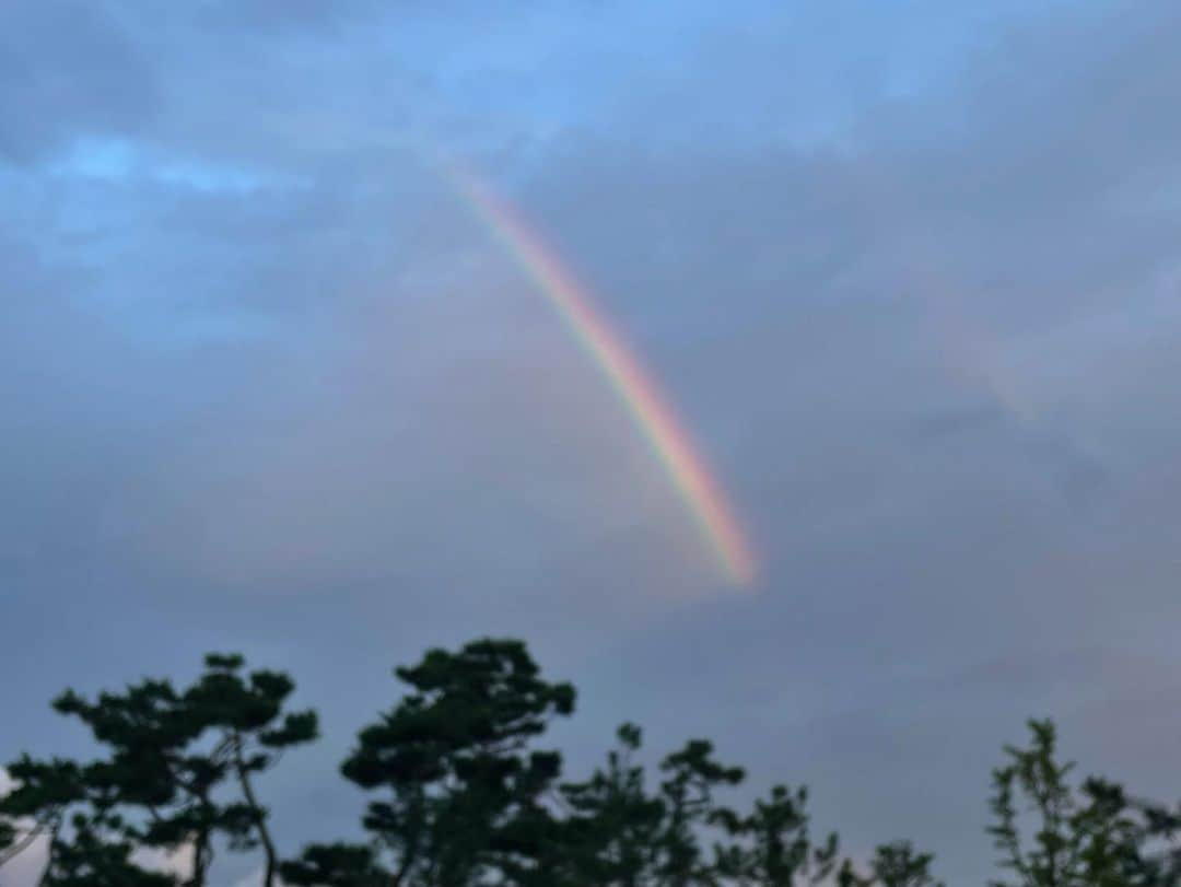 ユゴンのインスタグラム：「🌈」