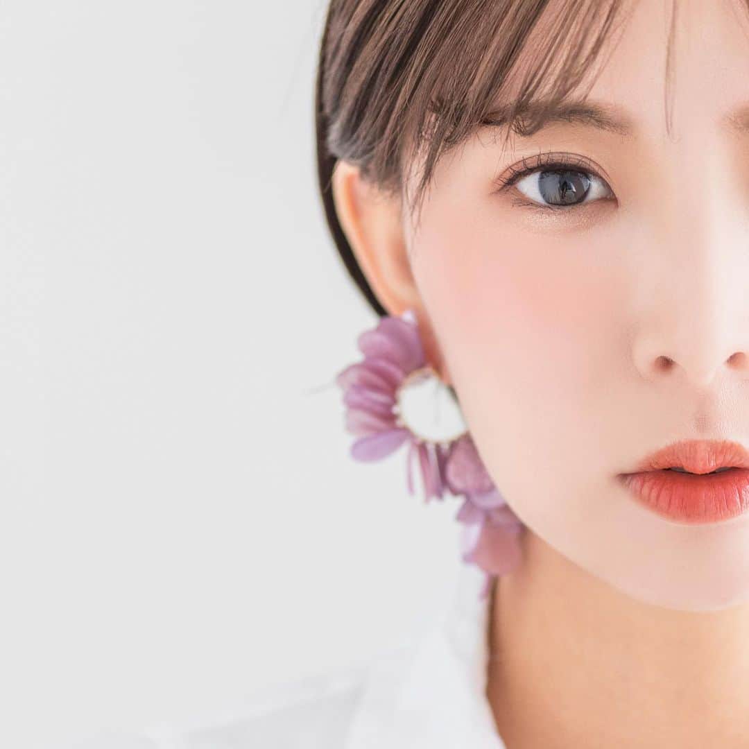 rt8のインスタグラム：「. 📷 THE WORKS model:asupi photograph&artwork:rt8  #best_photogram #bestphotogram_portraits #beautiful #model #fashion #japan_photo_now #LIVE8 #everylive #サロモ #関西モデル #ヘアメイク #撮影依頼募集中 #モデル #撮影 #ポートレート #カメラ #写真撮ってる人と繋がりたい #写真好きな人と繋がりたい #モデル募集 #ポートレート部 #東京カメラ部 #ポートレート女子 #被写体 #ポトレ #京都 #ファインダー越しの私の世界 #作品撮り #関西写真部 #モデルさんと繋がりたい #ポートレートしま専科」