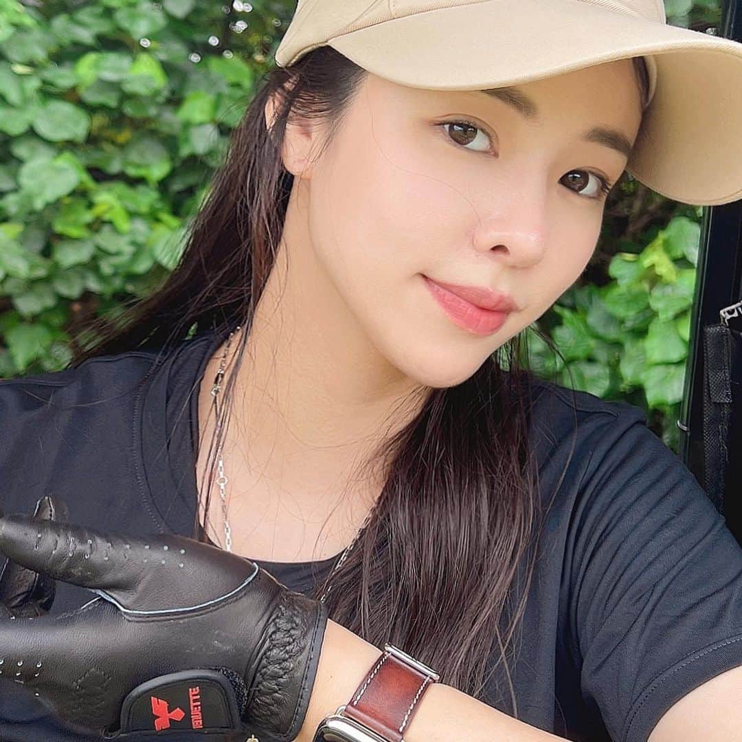 のインスタグラム：「Drive for show, putt for dough😎 ㅋㅋㅋㅋ  🌴 #guam #guamagain #mangilaogolfclub  #onwardguam」