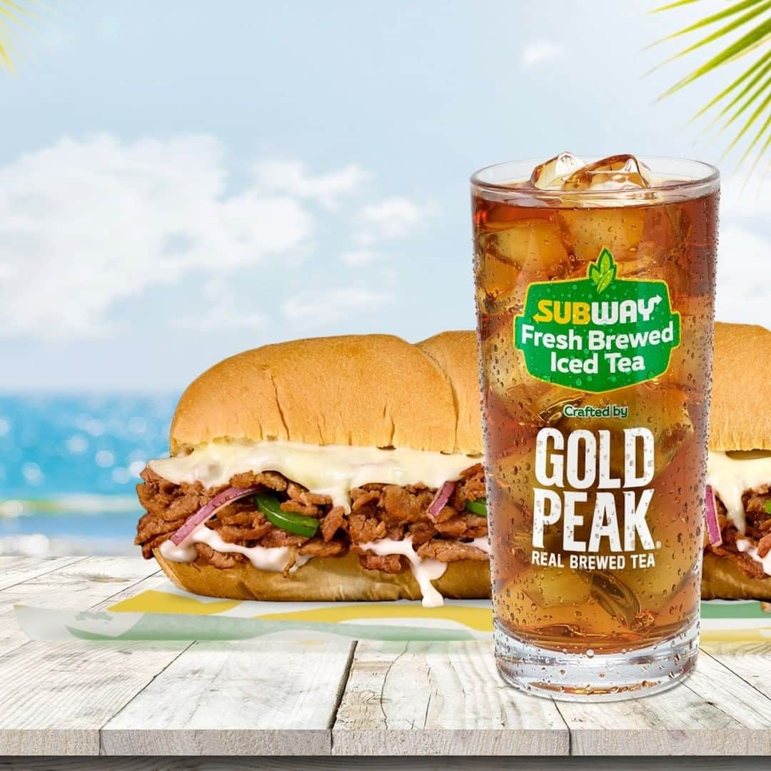 Official Subwayのインスタグラム：「Aesthetically speaking: A Subway Fresh Brewed Iced Tea crafted by @goldpeak goes with any of our subs.   From a taste perspective: A Subway Fresh Brewed Iced Tea crafted by @goldpeak goes with any of our subs.」