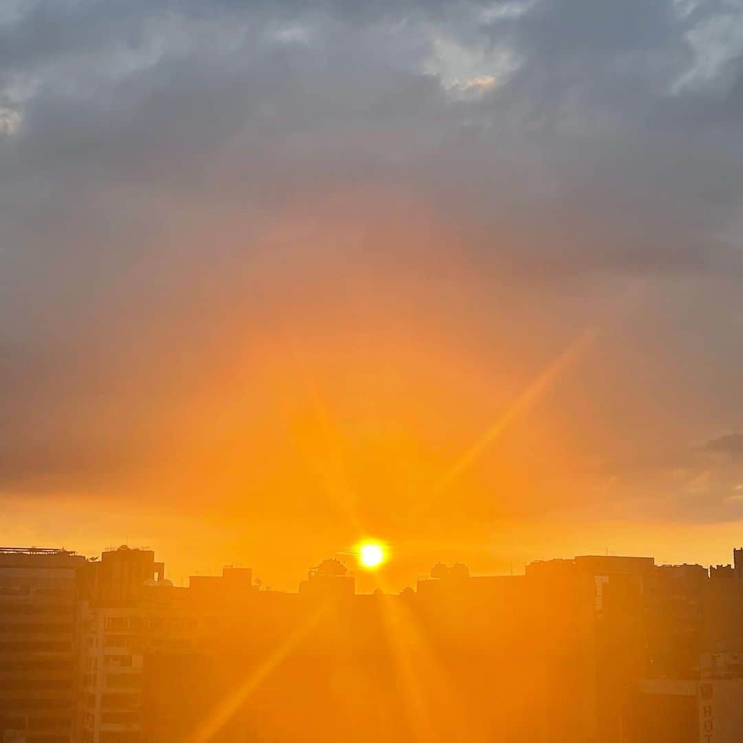 チャン・チュンニンのインスタグラム：「🌅」