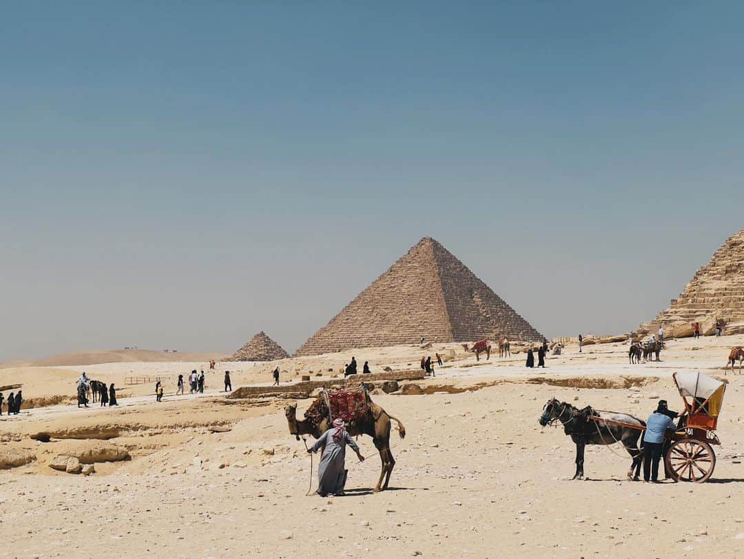 鈴木貴之さんのインスタグラム写真 - (鈴木貴之Instagram)「☑️Riding a camel in front of the pyramids 🐫 ☀️🇪🇬 結局のところラクダが1番オシャレしてた。 #catchmeifyoucan  #cairo #egypt #sphynx #pyramids」7月31日 17時02分 - takayuki_suzuki90