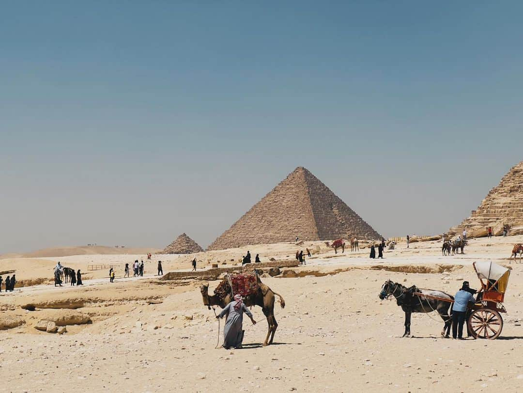 鈴木貴之さんのインスタグラム写真 - (鈴木貴之Instagram)「☑️Riding a camel in front of the pyramids 🐫 ☀️🇪🇬 結局のところラクダが1番オシャレしてた。 #catchmeifyoucan  #cairo #egypt #sphynx #pyramids」7月31日 17時02分 - takayuki_suzuki90