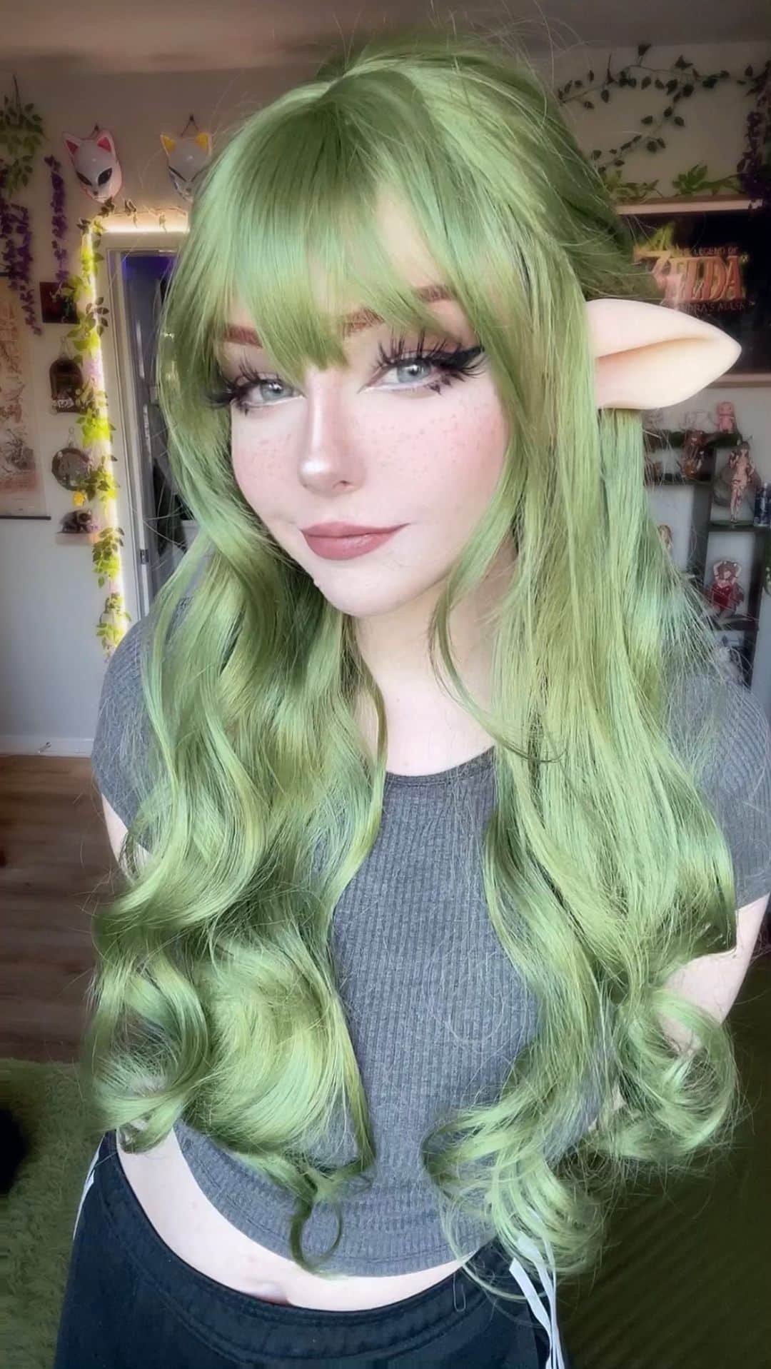 Nicole Eevee Davisのインスタグラム：「I couldn’t decide which I liked better with this wig 🍃🦌 The cat ears are giving Sprigatito vibes but the fawn ears make me feel so whimsical (Cat ears were made by @collardollz and the faun ears were by @elven.caravan )」