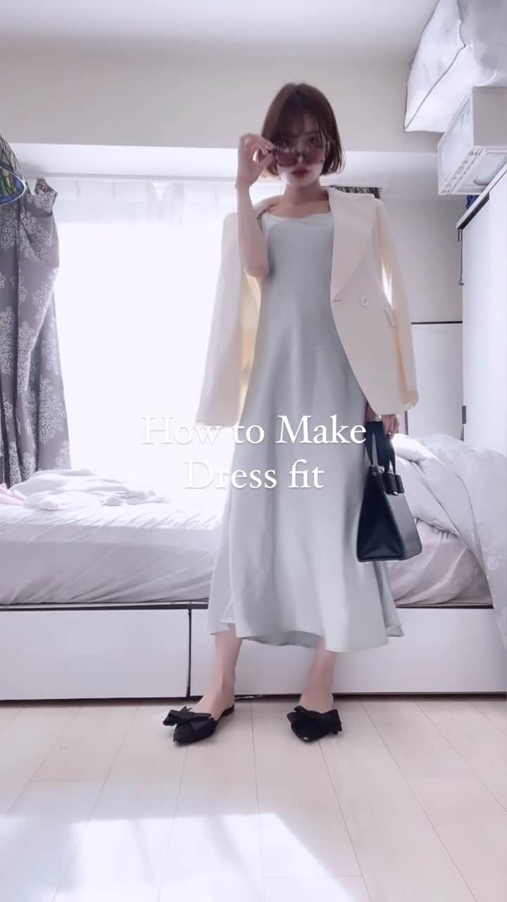 廣澤衣里のインスタグラム：「💋 *  How to make dress fit perfectly.  最近ちょっとおパリジェンヌっぽ スタイルにハマってます…🇫🇷🌹  Dress: @vanon_official  Jacket: @celford_official  Sunglasses: @miumiu  Bag: @ferragamo  Shoes: @__lilou__official」
