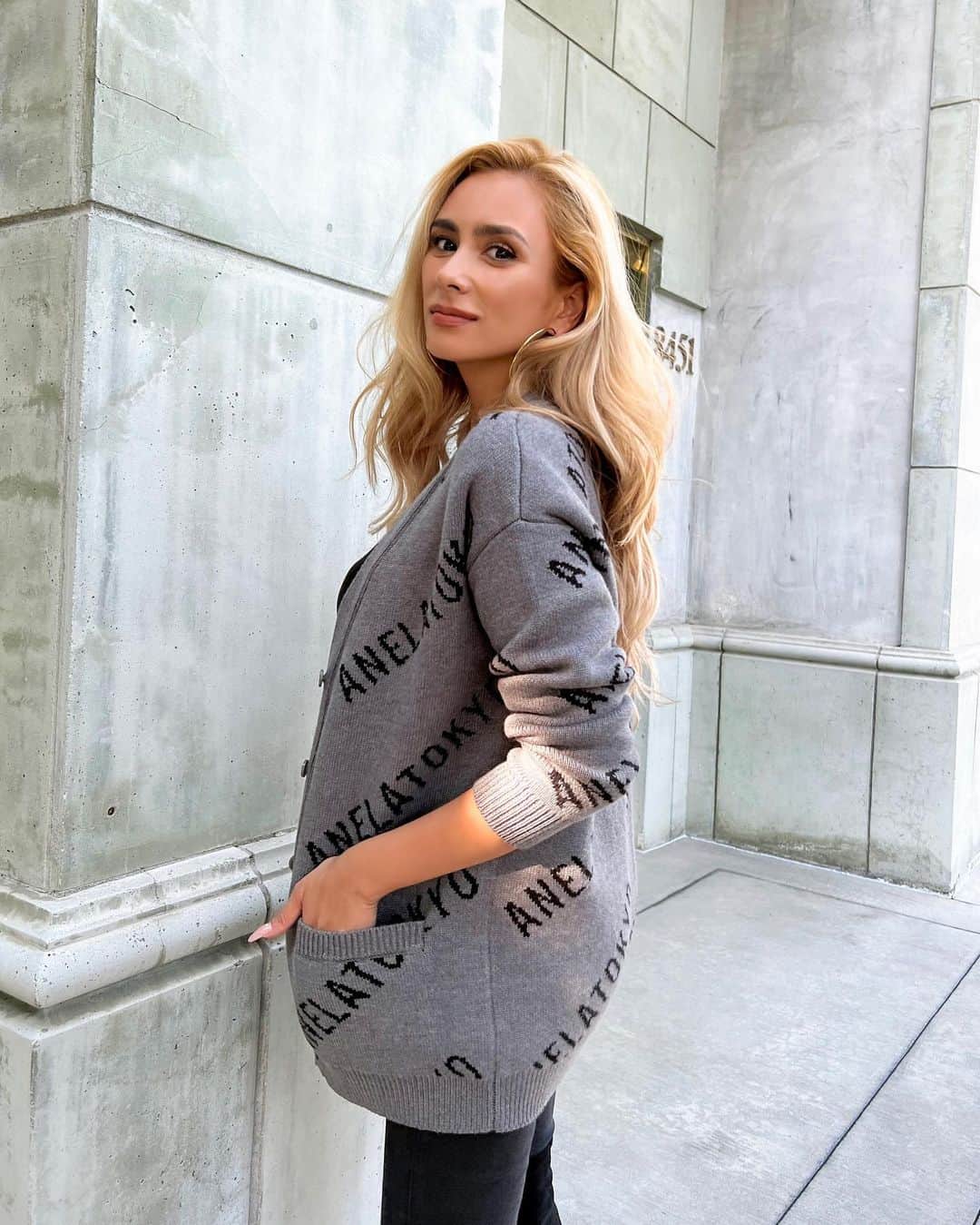 ANELA TOKYOのインスタグラム