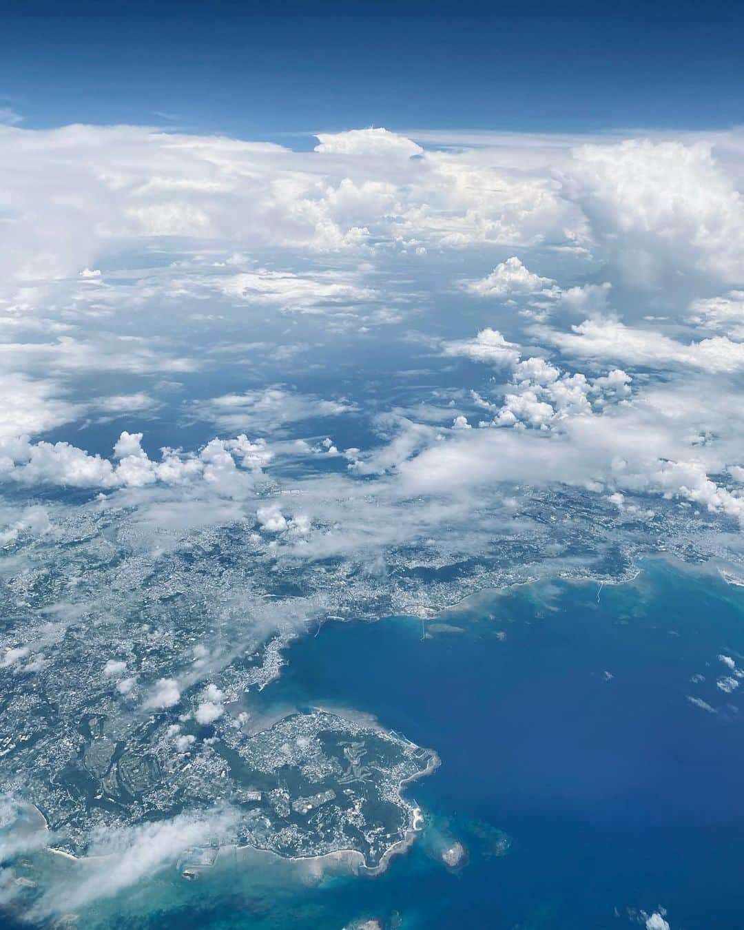 土屋希美のインスタグラム：「Miyako Island 🛩☁️ #宮古島」