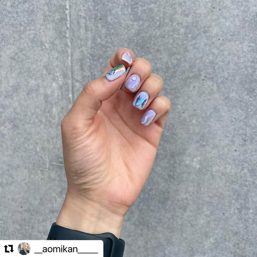 ネイルスタンド　ツメコさんのインスタグラム写真 - (ネイルスタンド　ツメコInstagram)「#Repost @__aomikan_____ with @use.repost ・・・ 初体験のプリンターネイル🖨 なんだか凄過ぎて笑った😂 ハイテク‼️ゴッホの 星月夜を印刷してもらった🌙可愛い . . . . #nail #nails #nailart #naildesign #nailstagram #ネイルデザイン #ネイル #ネイルホリック #トレンドネイル #オーロラネイル #プリンターネイル #プリンターネイルツメコ #ちぐはぐネイル #ニュアンスネイル #凸凹ネイル #ゴッホ #星月夜 #絵画ネイル #美容師 #ファッション」7月31日 16時31分 - tsume.co
