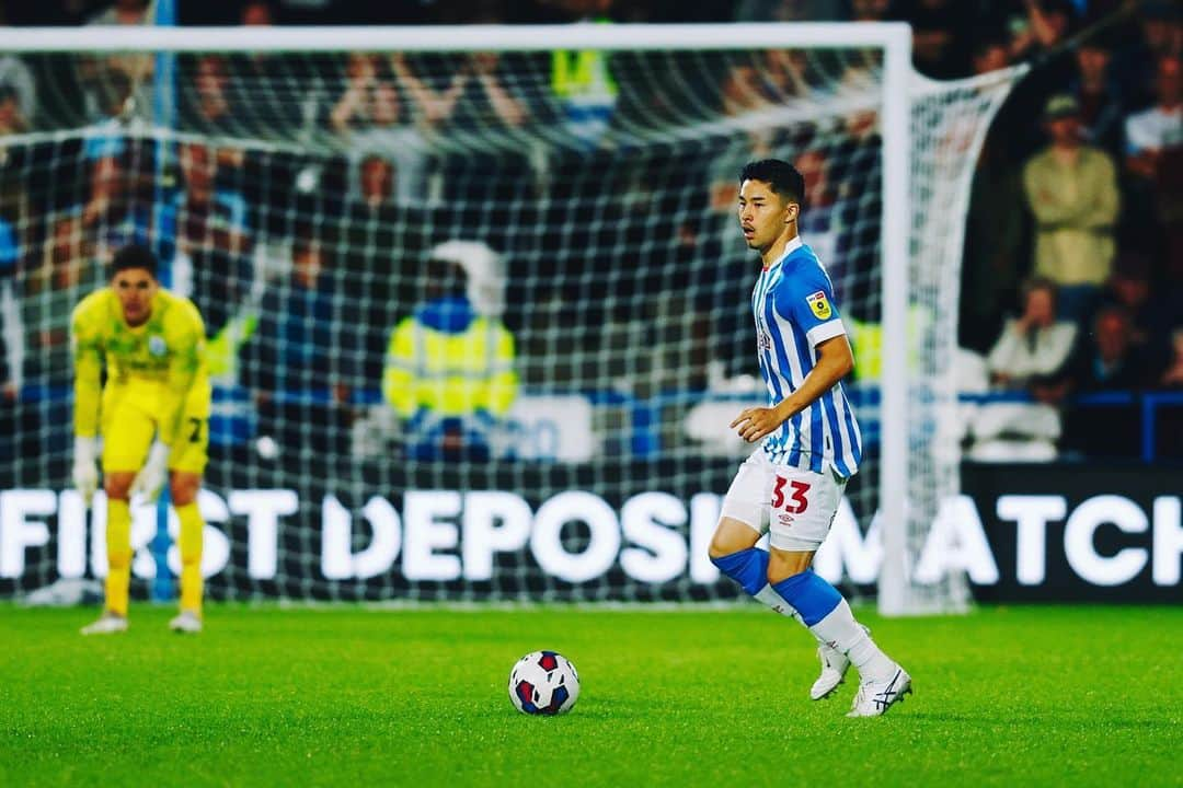 中山雄太さんのインスタグラム写真 - (中山雄太Instagram)「Made a debut at the great stadium Thanks, supporters for the brilliant atmosphere  #theTerriers #HuddersfieldTown」8月1日 3時06分 - y_5_nakayama