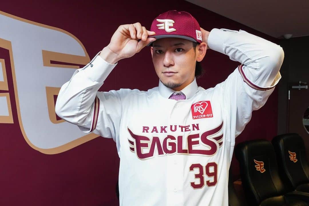 伊藤裕季也さんのインスタグラム写真 - (伊藤裕季也Instagram)「...2022.7.31 . . . 東北楽天ゴールデンイーグルスに 入団させて頂く事になりました。  楽天の関係者の皆さん 楽天ファンの皆さん これからよろしくお願いします。 チームの優勝争いに 貢献出来るように頑張ります。  そして横浜DeNAの 関係者の皆さん、ファンの皆さん たくさん期待をかけて頂いて 結果を出せずすみません。 それでもいつも熱い応援を ありがとうございました。  悔しさ寂しさもありますが 野球選手として この大きなチャンスを貰えたことを 前向きに捉えて頑張ります。  #横浜DeNAベイスターズ #東北楽天ゴールデンイーグルス」7月31日 21時00分 - yukiya.ito.official