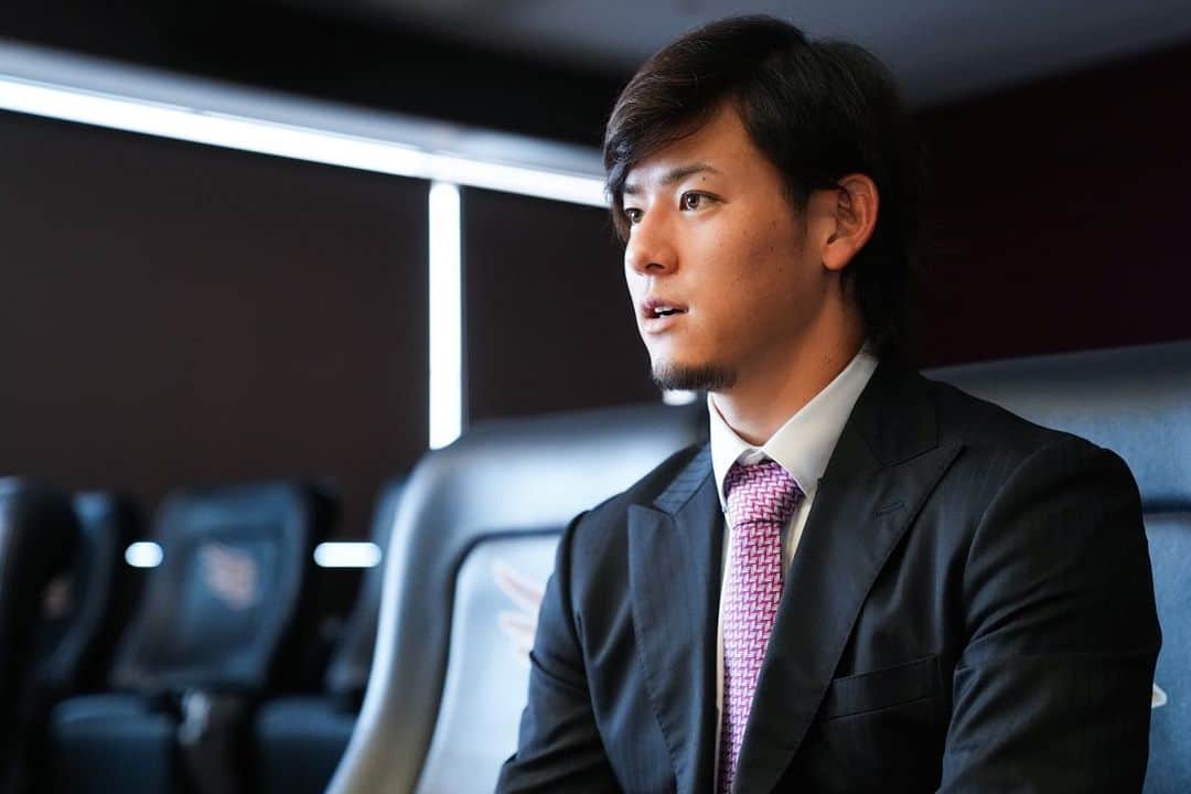 伊藤裕季也さんのインスタグラム写真 - (伊藤裕季也Instagram)「...2022.7.31 . . . 東北楽天ゴールデンイーグルスに 入団させて頂く事になりました。  楽天の関係者の皆さん 楽天ファンの皆さん これからよろしくお願いします。 チームの優勝争いに 貢献出来るように頑張ります。  そして横浜DeNAの 関係者の皆さん、ファンの皆さん たくさん期待をかけて頂いて 結果を出せずすみません。 それでもいつも熱い応援を ありがとうございました。  悔しさ寂しさもありますが 野球選手として この大きなチャンスを貰えたことを 前向きに捉えて頑張ります。  #横浜DeNAベイスターズ #東北楽天ゴールデンイーグルス」7月31日 21時00分 - yukiya.ito.official