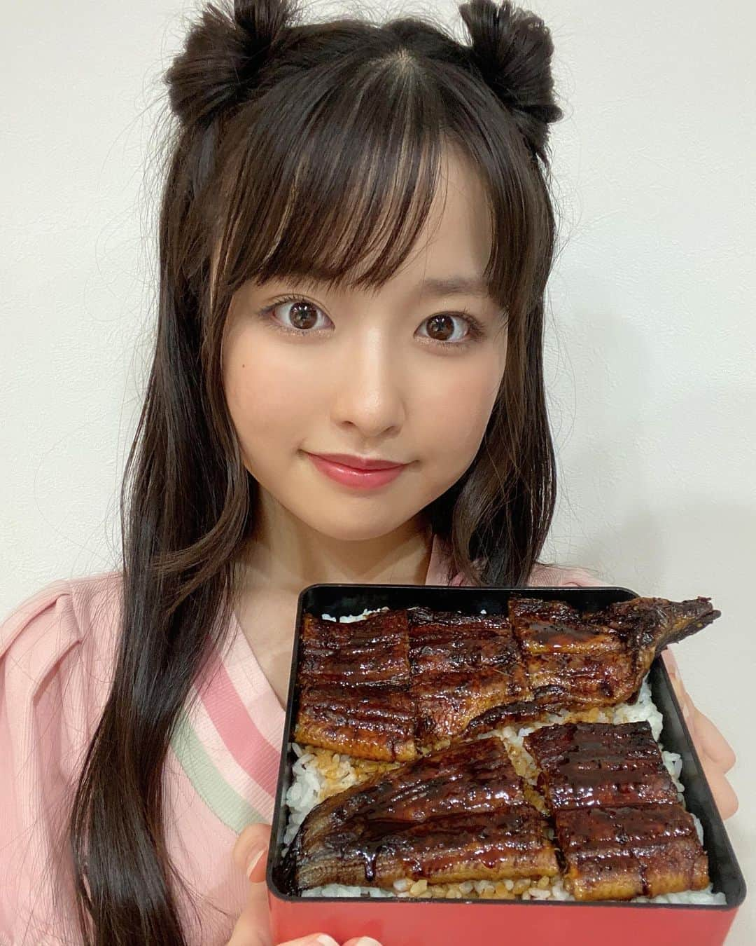 りりさんのインスタグラム写真 - (りりInstagram)「今年初うなぎ♡ 大分県産だよ♡美味しかったよ♡  #jmix #ジェイミックス #model #モデル #fjk #りり」7月31日 21時57分 - riiiiiriiii0308