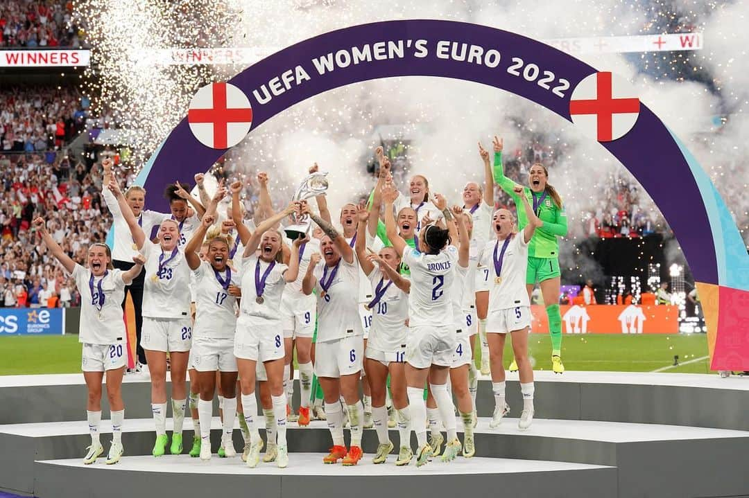 クラレンス邸さんのインスタグラム写真 - (クラレンス邸Instagram)「Congratulations to the victorious @Lionesses! 🦁🏴󠁧󠁢󠁥󠁮󠁧󠁿   Your teamwork, determination and sportsmanship will inspire a generation. You have made us all proud.   #WEURO2022」8月1日 4時28分 - clarencehouse