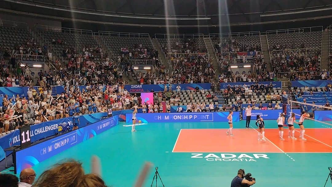 ミア・イエルコフのインスタグラム：「Bravooooo....VNL here we come 🏆」