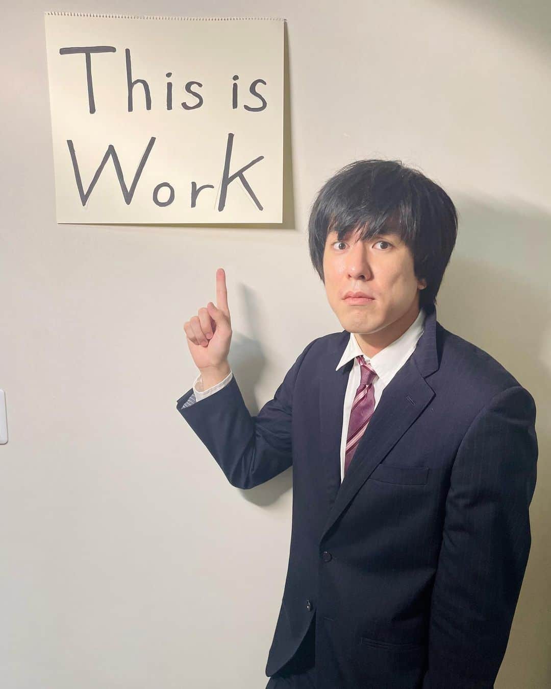 高畑裕太のインスタグラム：「《リニューアル「w」》  先日ポストいたしました、こちらの長らく凍結していたアカウントの復活、そして現在所有している２つのアカウントの運用につきまして。色々考えた結果、それぞれのアカウントを【仕事用アカウント】と【プライベートアカウント】に分ける事にいたしました。  またその事に際して、こちらのアカウントを【仕事用アカウント】とし、ユーザーネームを   @yutatakahata から @yutatakahata_work  に変更します！  そしてもう片方は【プライベートアカウント】とさせて頂きます。またユーザーネームも   @yutatakahata_official から @yutatakahata_private  に変更いたします！  こちらのアカウントでは、引き続き、また以前の @yutatakahata_official でも行っていた様な、活動の告知等、お仕事に関する投稿、ストーリーを随時更新していければと考えています。  また、新しくなった @yutatakahata_private の方では、これまであまり上げていなかったプライベートの事を定期的に上げていきたいと思います。  かなり強気な発言ではありますが、僕のデータフォルダ、割とイイ写真がいっぱい眠っています！ほとんどが活動休止期間に撮ったものだけど。ただ、いつまでも眠らせておくのも勿体無いと前々から考えていましたので、これを機に色々投稿出来たらと思います。個人的には大分楽しみです！  とりあえず、ホントスッキリしました！これからも元気良く、2つのアカウントを動かしていけたらと思います！ 色々お騒がせしましたが、今後とも何卒宜しくお願いいたします！ また、僕が主宰している、劇団ハイワイヤのアカウントも随時更新していきますので是非チェックしてみてください！ （※下記に現在所有しているアカウント一覧をまとめます。ご確認ください。後、2.3枚目、前のアカウントのままのユーザーネーム書いてしまいました。悪しからず！）  【private】 @yutatakahata_private  【haiwaiya】 @haiwaiya   #高畑裕太 #ハイワイヤ」