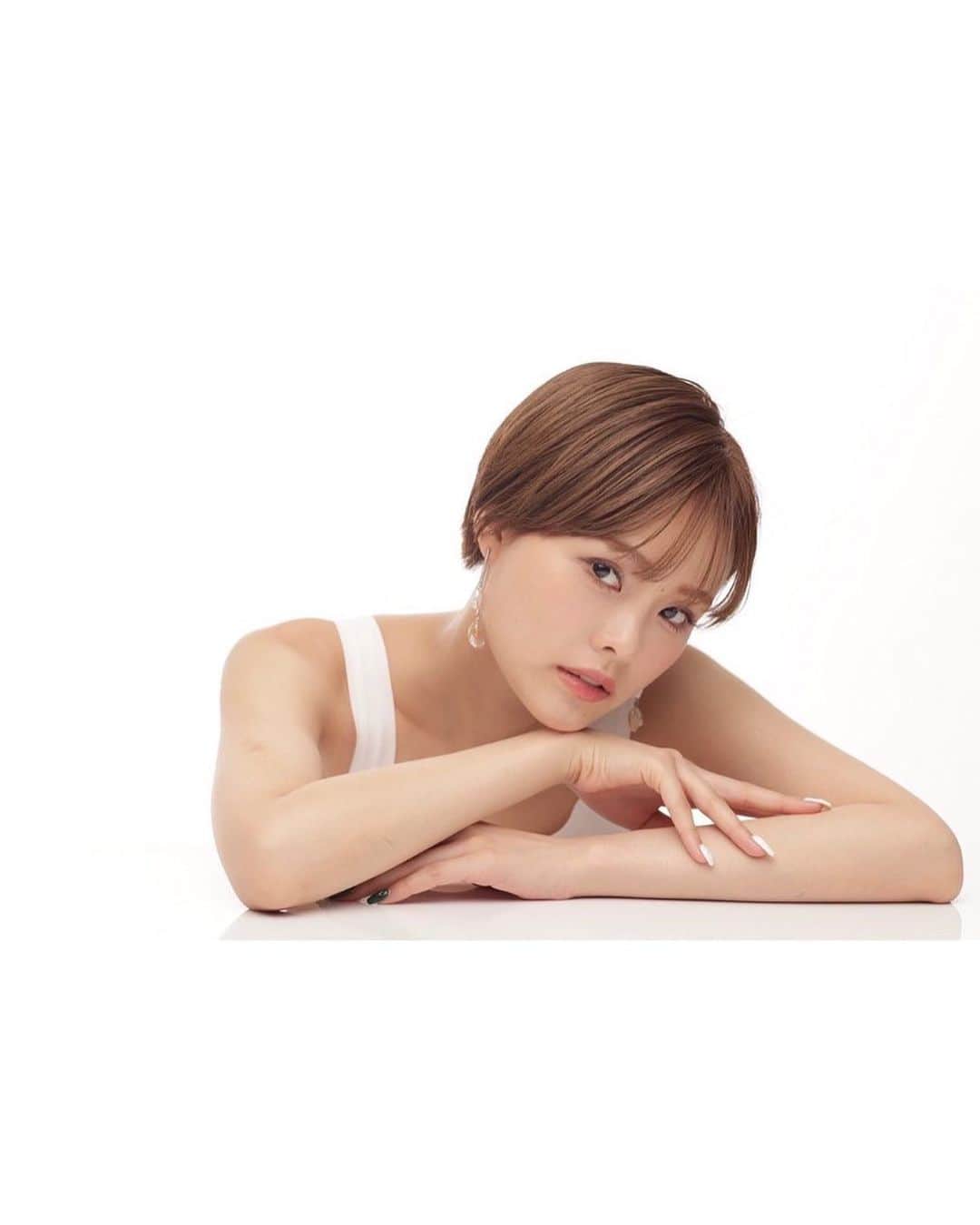 シト山口のインスタグラム：「チュアン梨砂子さんに改名❤️  model チュアン梨砂子　@lii_0611  office @lumior_official  hair&make @mariaominami  photo @sito_yamaguchi」