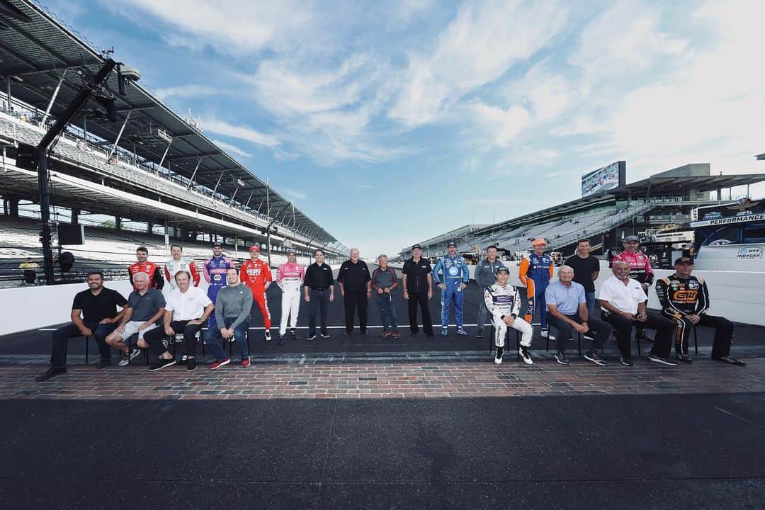 佐藤琢磨のインスタグラム：「It’s a privilege and an honor for me to be able to be a part of these legendary names its champions…  #NASCAR | #INDYCAR」