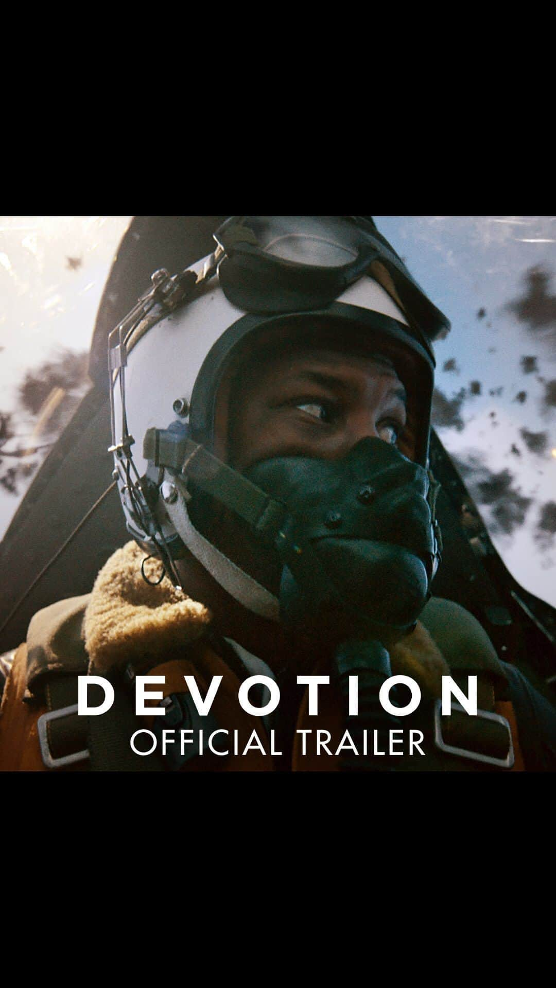 ジョー・ジョナスのインスタグラム：「This movie and cast mean a lot to me and I can’t wait for you all to meet the unsung heroes of the sky. @devotionmovie is exclusively in movie theaters November 23rd 🛩😎#DevotionMovie」