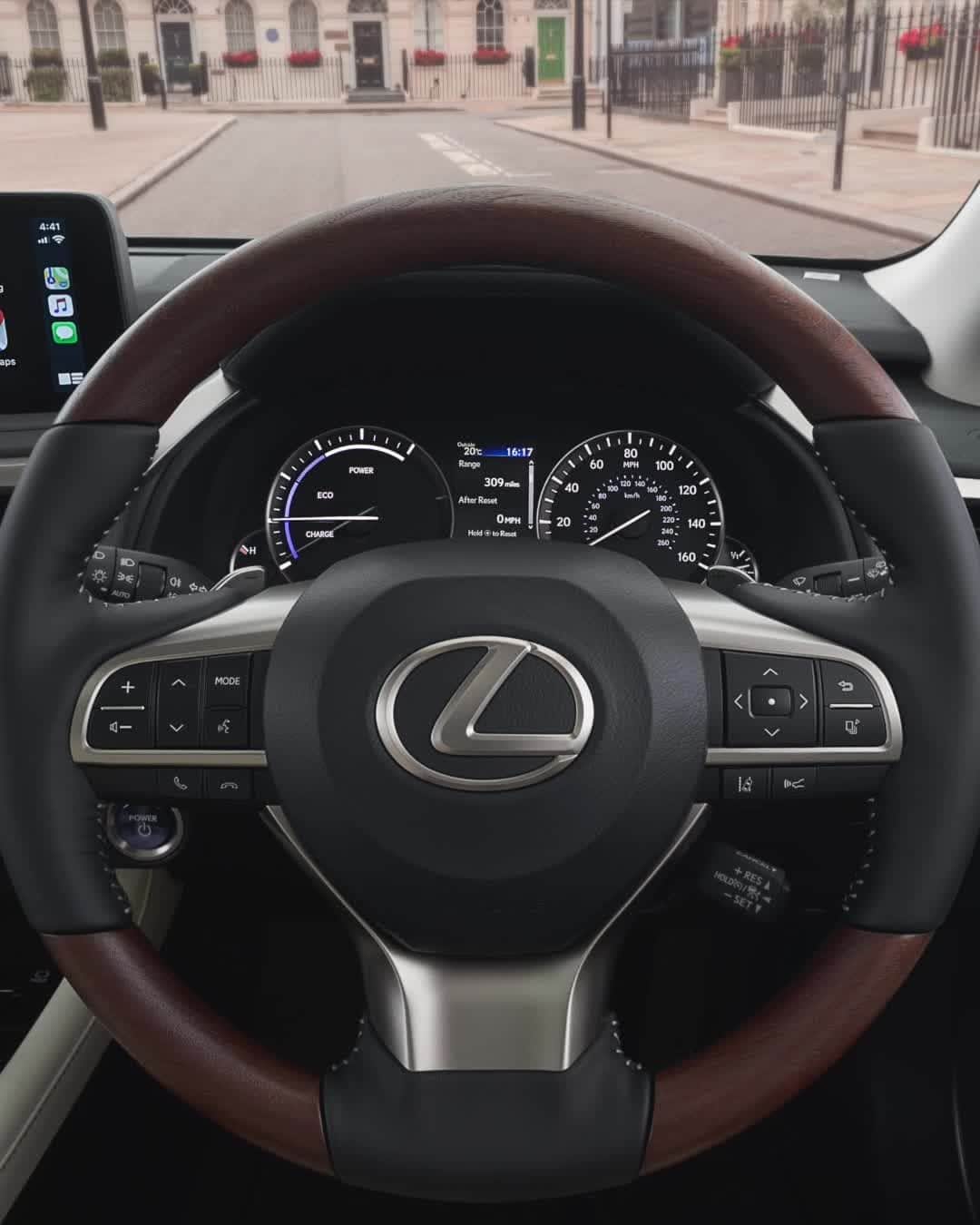Lexus UKのインスタグラム：「It's all in the details. Take a look inside the #LexusRX 450h Takumi.」