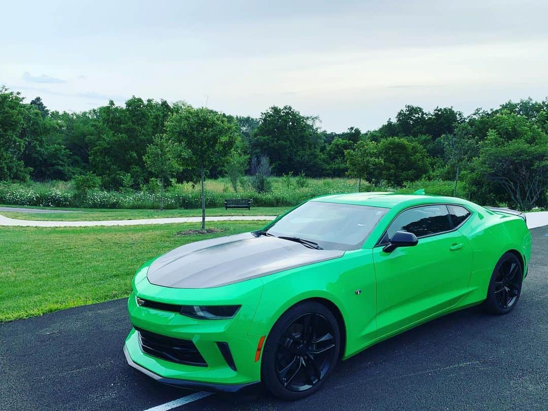 アレックス・ブノワのインスタグラム：「Well, today I said goodbye to the Green Monster. Certainly sad to see it go. However, looking back, so much has happened since I purchased it 4 years ago and now. I retired from skating, transitioned into the world of acting professionally, received my MA from my dream school, and most importantly: Fell in love with and married a woman I could’ve only dreamed of back in those days. It may be a sad moment, but I think it’s safe to say that I’m gonna be just fine ☺️」