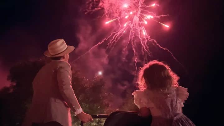トローヤン・ベリサリオのインスタグラム：「Explosions in the sky. This past weekend two of the most incredible women were married. @bartonelle & @janguentherbraun said their vows just outside of Saskatoon. The community could not have been more warm and welcoming, the floral arrangements more stunning, and the brides more beautiful or in love. What an incredible event. Happy wedding lovebirds.」