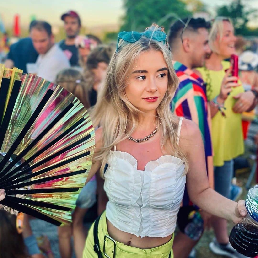 ケリー・イングラムさんのインスタグラム写真 - (ケリー・イングラムInstagram)「looks like the chain’s staying on until further notice :)」8月2日 4時26分 - kerry_ingram