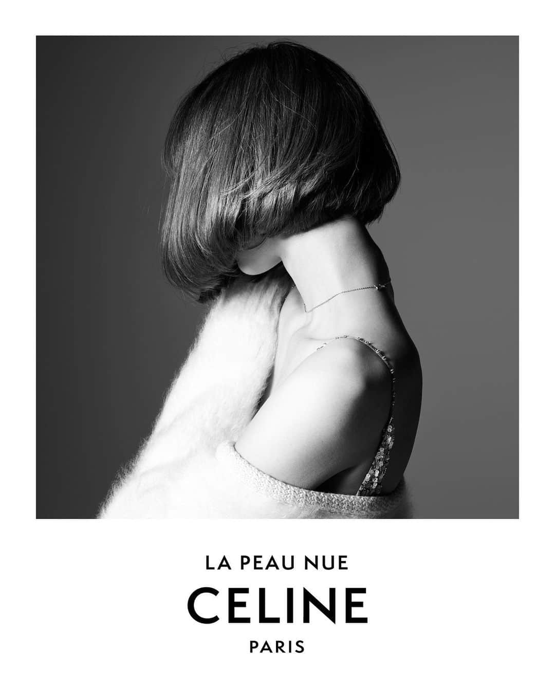 リサさんのインスタグラム写真 - (リサInstagram)「LA PEAU NUE @celine #광고 #celinehauteparfumerie #celinebyhedislimane」8月2日 15時44分 - lalalalisa_m