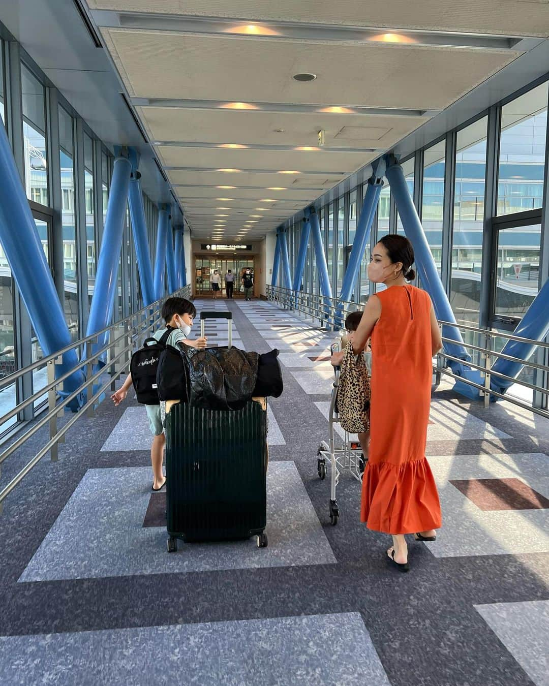 春名亜美さんのインスタグラム写真 - (春名亜美Instagram)「夏休み旅〜✈️🌴🌺   #ll_旅記録」8月2日 16時45分 - amiharunaami