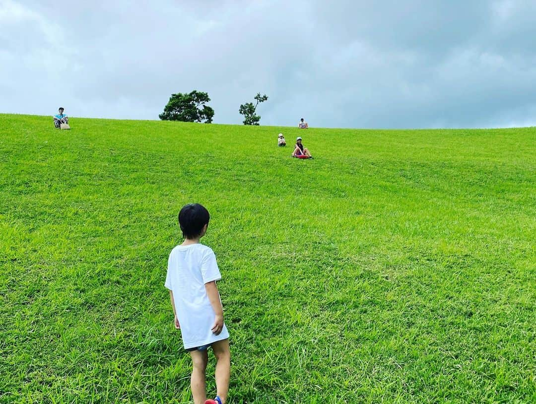 川上璃子（梅崎司の妻）さんのインスタグラム写真 - (川上璃子（梅崎司の妻）Instagram)「夏休み。  久住へ。  2022.8.1  #くじゅう  #久住  #大自然満喫」8月2日 8時00分 - 775.ren.riko