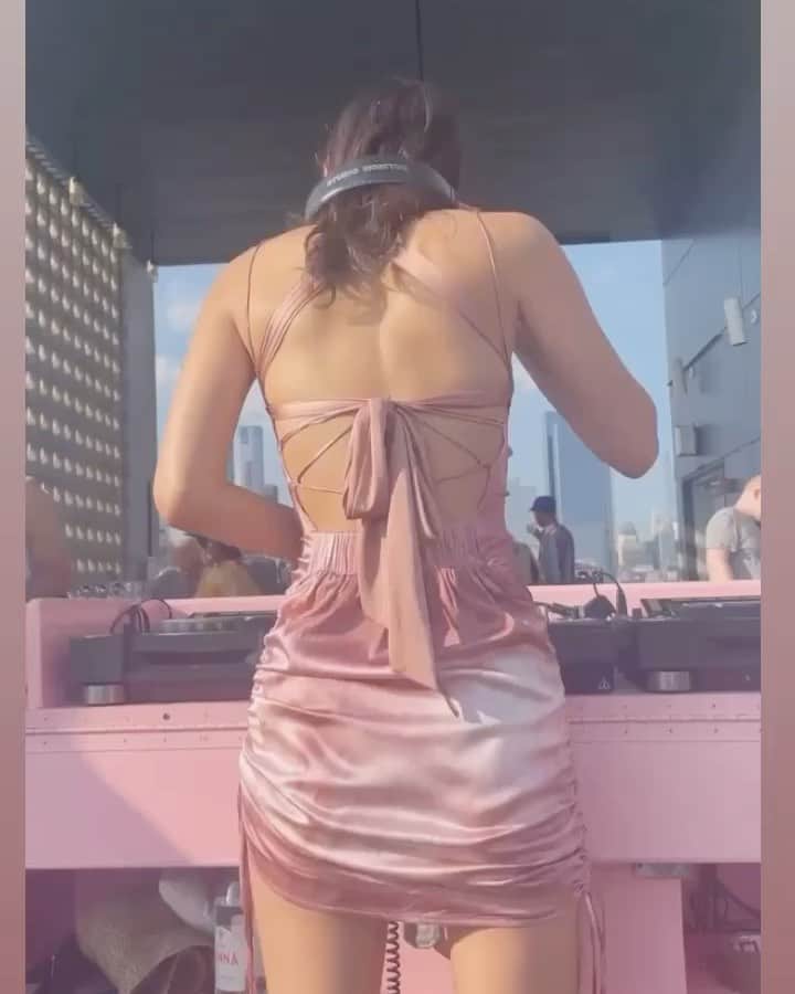のインスタグラム：「Last Sunday at @lebainnyc 💞🔥💞」