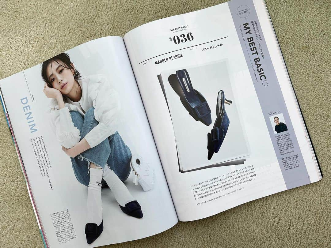 金子綾さんのインスタグラム写真 - (金子綾Instagram)「@oggi_mag 9月号 連載 @manoloblahnik のミュール♡  #mywork  #stylingbyme」8月2日 12時55分 - ayaaa0707