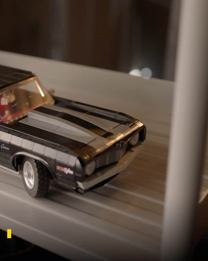 シボレーのインスタグラム：「Put on some 60’s tunes and begin customizing your very own Chevrolet Camaro Z28 😎  #LEGO #Chevrolet #Camaro」