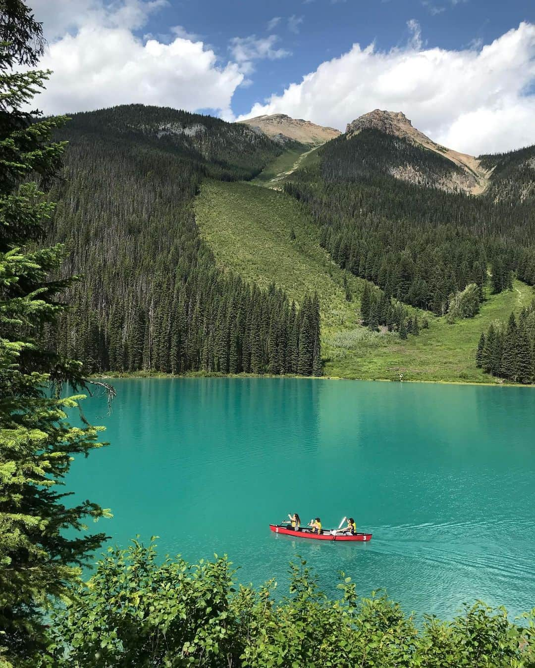 石黒エレナのインスタグラム：「. . Emerald Lake🤩」