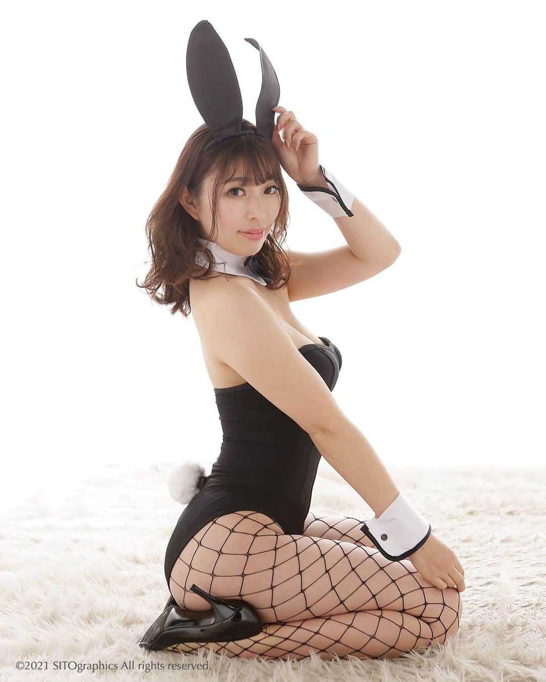 シト山口のインスタグラム：「8月2日バニーの日スペシャル！  model しろみちゃん ２枚目３枚目衣装全て @shein_japan  photo @sito_yamaguchi」