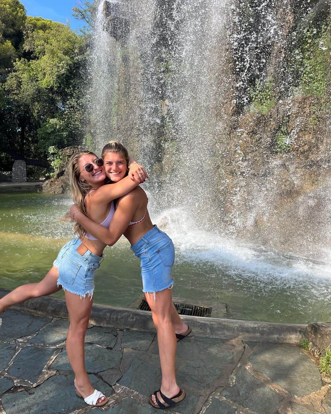 ハンナ・ミラーのインスタグラム：「An absolute dream.   Nice, France and Monaco」