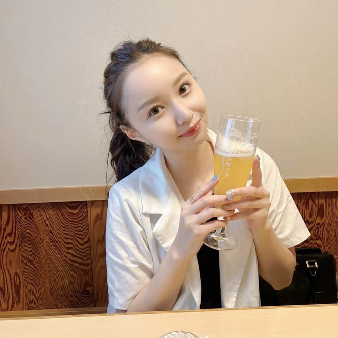 川井優沙のインスタグラム：「毎日暑すぎる🌞 . #だからビールがうまい  #白穂乃果ビール」