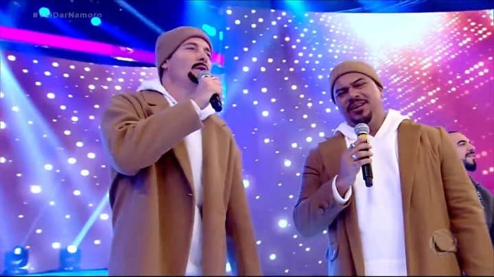 Sorriso Marotoのインスタグラム：「Pra quem não viu, tá aí #Prejuízo no quadro Dança Gatinho. 🎶  Quem acompanhou o Rodrigo vestido de Bruno no @horadofaro?」
