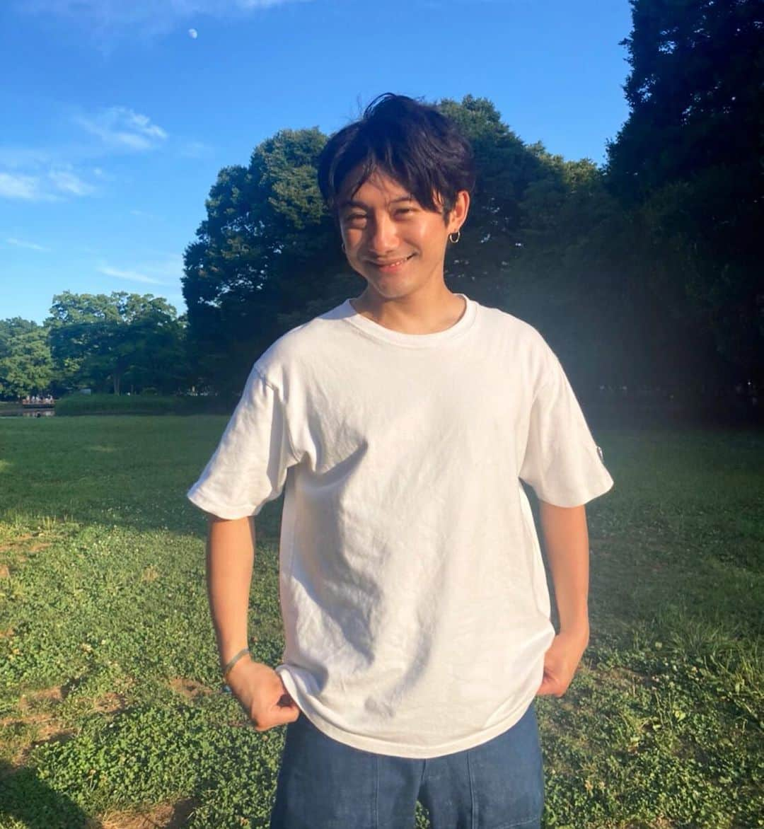 松浦司のインスタグラム：「Twitter沢山のコメントありがとう📝  今回は一緒に配信を観る形になったけど  仲間の姿みて元気と勇気をもらったよ。  沢山のリングライト  応援、本間ありがとう。  これからも  会えない間も  North Bastard  をよろしく。  そして  また必ず。  #ヒプステ#アカバネディビジョン #役者#ヒプノシスマイク #actor#dancer」