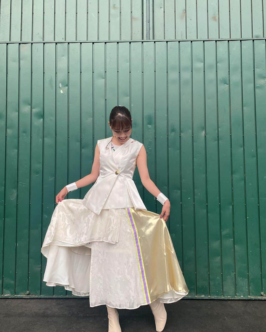 高城れにさんのインスタグラム写真 - (高城れにInstagram)「elegant🧖‍♀️🤍 #夏バカ  #衣装 #white #purple」8月3日 19時55分 - takagireni_official