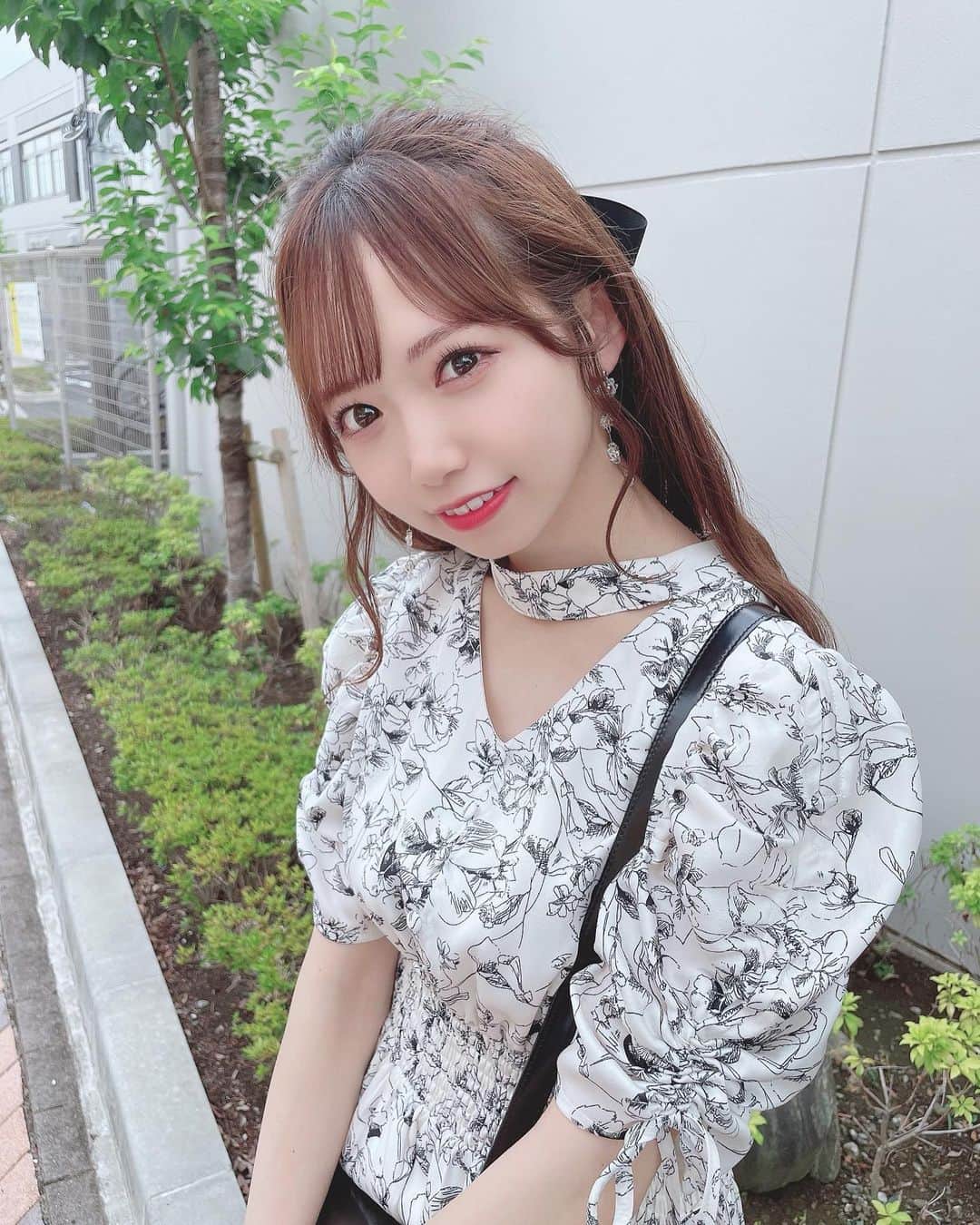 畑美紗起のインスタグラム：「ちょっとお姉さんな雰囲気じゃない？？💓 ねっ？？(無理やり)  毎日あっついけど、みんなげんきしてるかな！？☀︎  さいきん眉毛のアートメイクをしたの👀 (この写真は何もしてない状態☺︎)  すっぴんに少しは自信もちたくて！ ずっとしたかったんだ…🫶🏻うれしいしあわへ  オル式アートメイク@maaiiicaa にお願いしました♡  眉毛ってほんとうにたいせつ✨✨  #畑美紗起 #オルブロウ #EOLBROW #eolbrow #eolclinic #オルクリニック #オル式アートメイク #アートメイク #アートメイク眉 #医療アートメイク #韓国アートメイク #眉アートメイク #pr #fashion #instagood #me #fyp」
