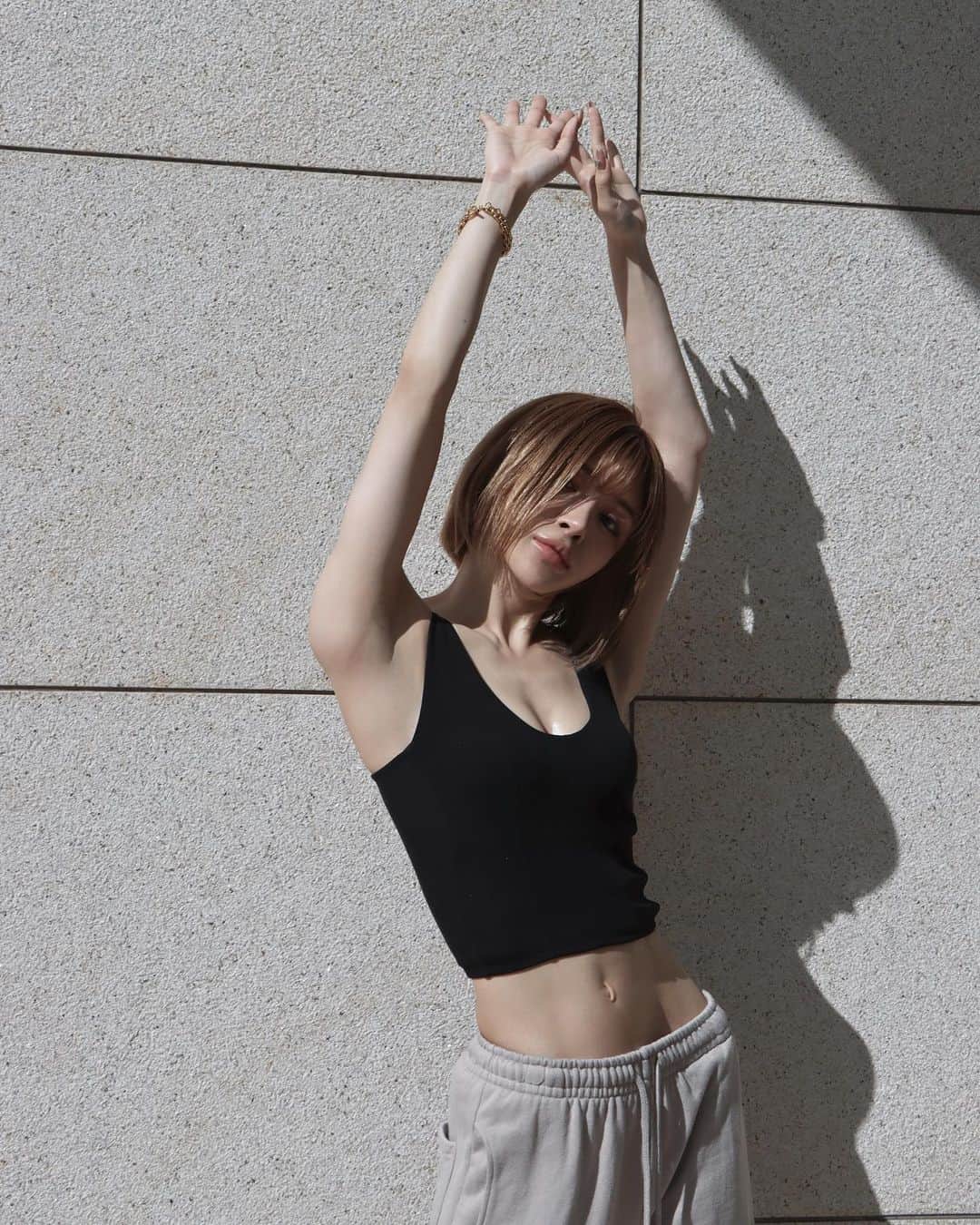 のインスタグラム：「AMATERASさんのDREAMY BRA❤︎ @amaterasjapan   ノンワイヤーなのにバストをしっかりとサポート&プッシュアップしながら、ウエストや背中を引き締めてくれる素晴らしいアイテムです🫶🏻💕  サイズも豊富で、ブラなしでこれ１枚で着られるので暑い夏にも快適🥹✨  DREAMY BRAの詳細はハイライトからぜひチェックしてみて下さい🦋💙  #amateras #bra #dreamybra」