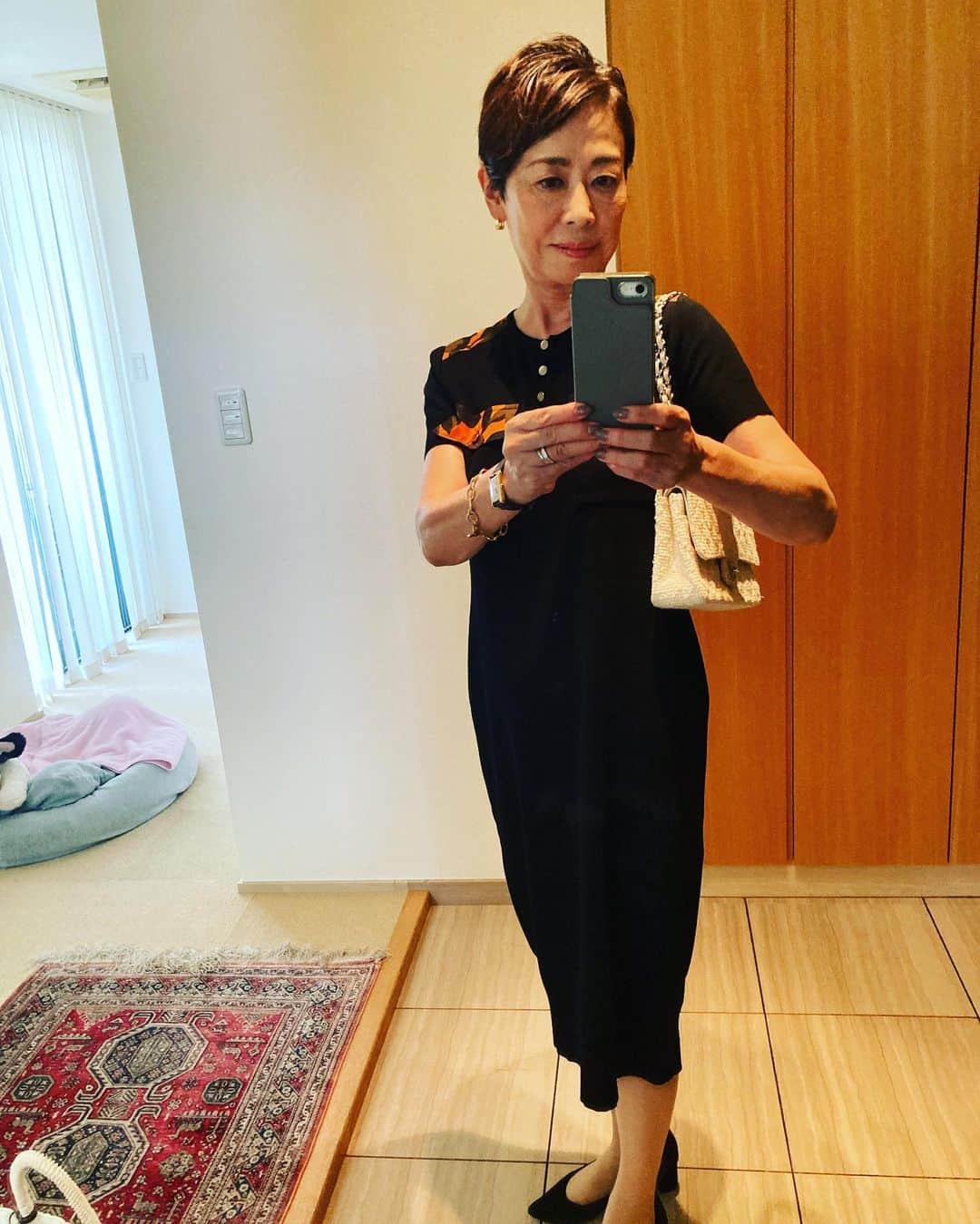安藤優子さんのインスタグラム写真 - (安藤優子Instagram)「出かけます。  本日は、シンクタンクで対談の仕事です。  私の近著「自民党の女性認識」について、フジテレビの報道上席解説委員の平井文夫さんと、対談します。  久しぶりの平井さん！楽しみです。  本日は芦田多恵さんのワンピースです。  では行ってきます‼️  リンはお腹も治ったので、エアコンの効いた幼稚園に行っています（笑）  #芦田多恵  #フレンチブルドッグ  #安藤優子」8月3日 13時38分 - yukoando0203