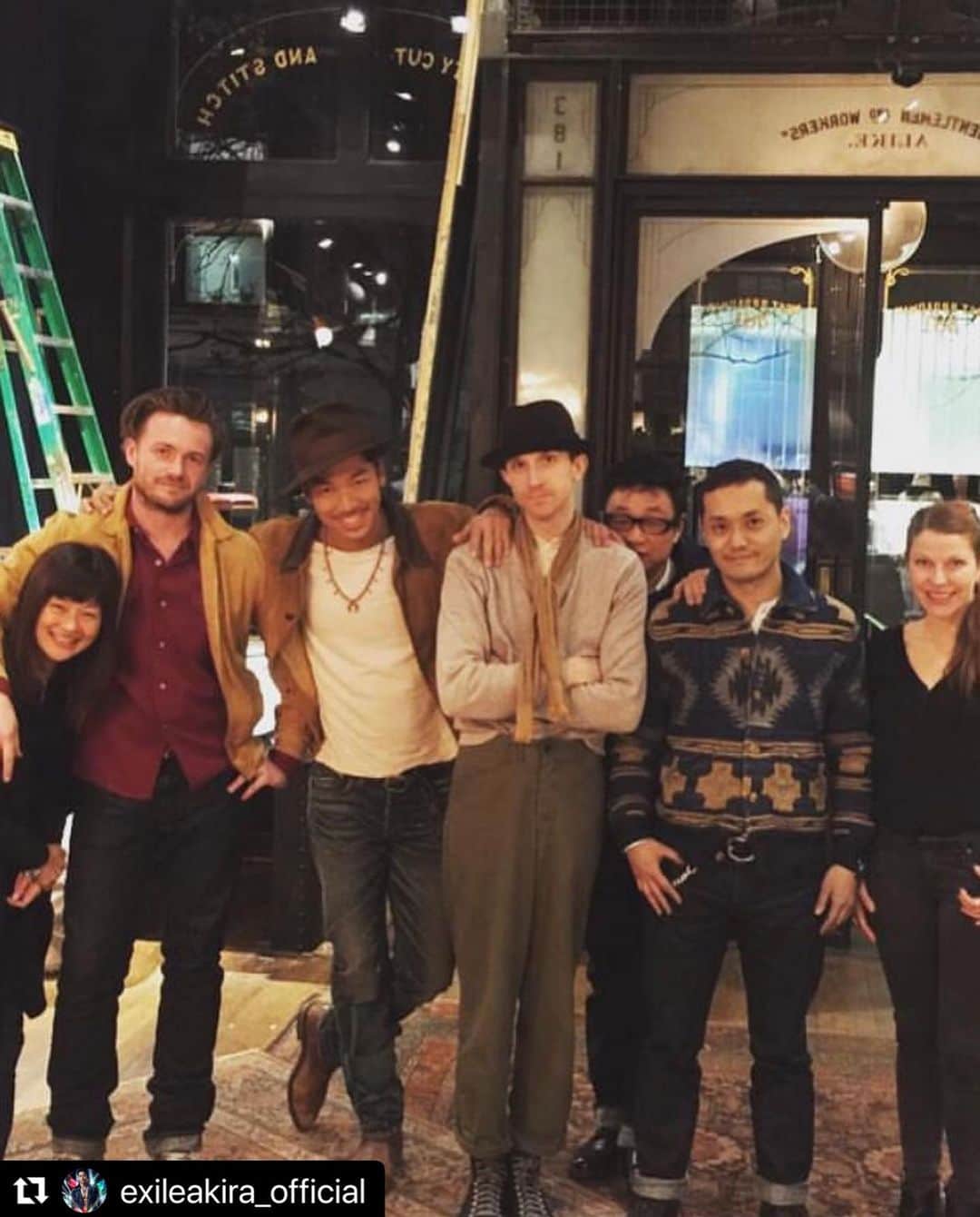 SENSEのインスタグラム：「AKIRAさんがいたからこそ、一緒に作り上げて来られたSENSEの男像。本当に有難うございました！  #Repost @exileakira_official with @use.repost ・・・ 少し時間は経ちましたが💫  守谷さん 改めて 長年、大変お疲れ様でした‼️  2000年に創刊して以来、 22年にわたり  守谷さんの ブレない姿勢 そして 男の美学を追求したスタイルが詰まった  Tokyo mensを象徴するような ファッション誌に  沢山、参加させていただきありがとうございました‼︎  SENSE15周年の際は、日本人アーティストとして初の表紙を飾らせていただき  NYで撮影した ラルフローレン監修 RRLでの表紙と特集はある意味 アジア人として 新境地を切り拓けたとても貴重な 思い出の号です💫  いつも、 現場で自らディレクションされる姿から 物づくりをする者にとって とても大切な姿勢を学んだような気がします😌  多くの方に愛され惜しまれながら 休刊となったSENSE。  守谷さんの さらなるステージを心から楽しみにしております‼️‼️‼️  また、熱く語り合いましょう🤝🔥🔥🔥  #守谷聡 #SENSE #sensemagazine  #MAKOTO : Hair make artist」